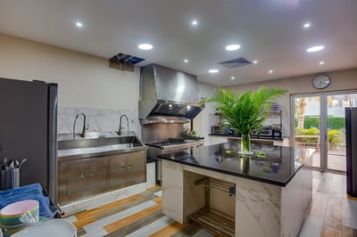 Luxury Villa Photo #32