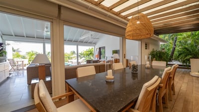 Luxury Villa Photo #10