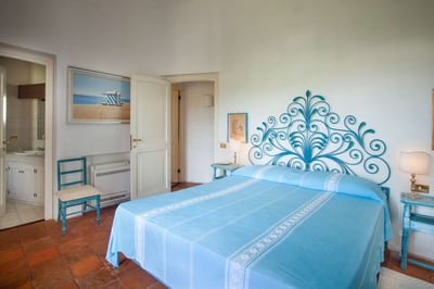 Luxury Villa Photo #9