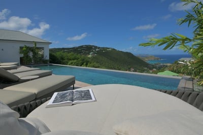 Luxury Villa Photo #4