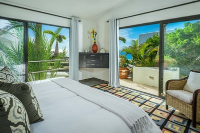Luxury Villa Photo #17