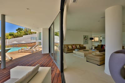 Luxury Villa Photo #15