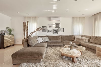 Luxury Villa Photo #14