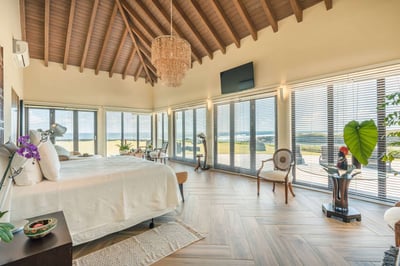 Luxury Villa Photo #44