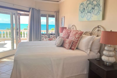 Luxury Villa Photo #18