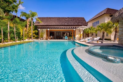 Luxury Villa Photo #3
