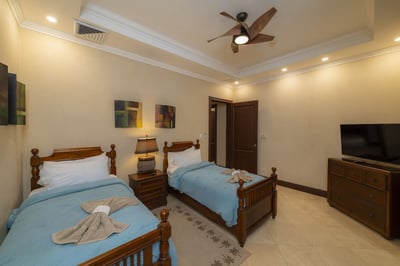 Luxury Villa Photo #57