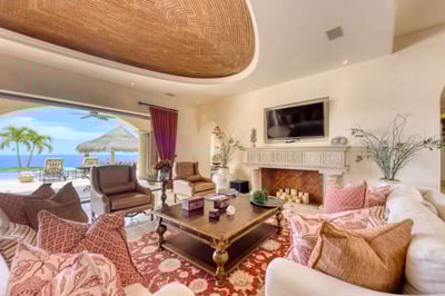 Luxury Villa Photo #30