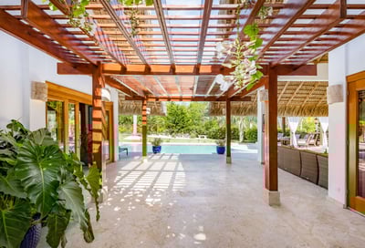 Luxury Villa Photo #15