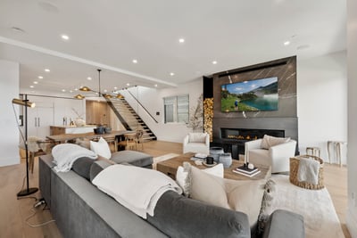 Luxury Villa Photo #3