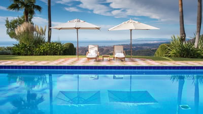 Luxury Villa Photo #3
