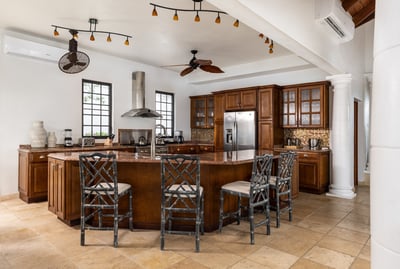 Luxury Villa Photo #10