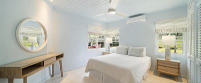 Luxury Villa Photo #25