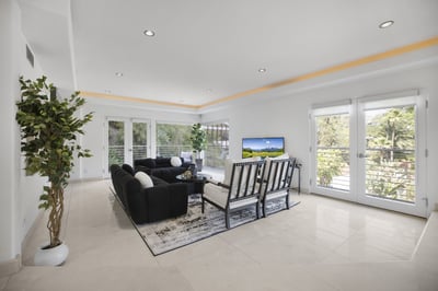 Luxury Villa Photo #14