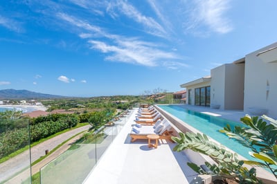 Luxury Villa Photo #5