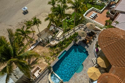 Luxury Villa Photo #40