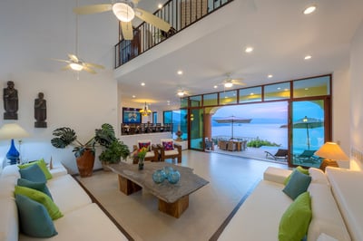 Luxury Villa Photo #10