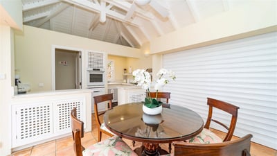 Kitchen & Dining Area: Fully equipped kitchen, fridge, microwave, oven, freezer, dishwasher, coffee 