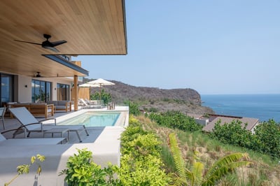Luxury Villa Photo #6
