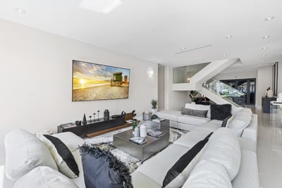 Luxury Villa Photo #22