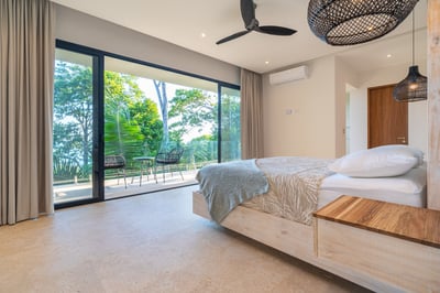 Luxury Villa Photo #33