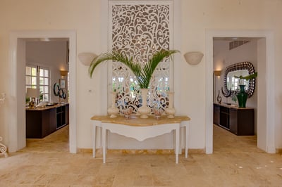 Luxury Villa Photo #47