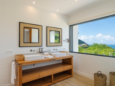 Luxury Villa Photo #50
