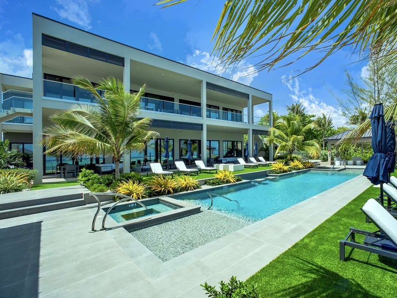 Coconut Grove Suites