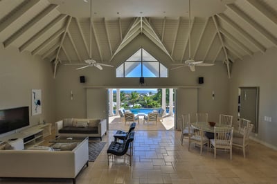 Luxury Villa Photo #11