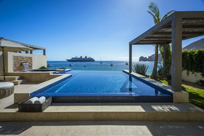 Luxury Villa Photo #9