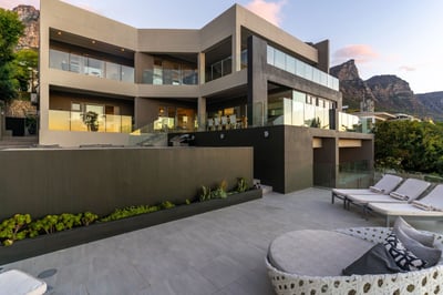 Luxury Villa Photo #3