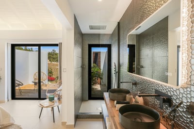 Luxury Villa Photo #46