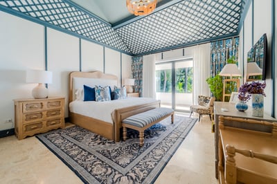 Luxury Villa Photo #24