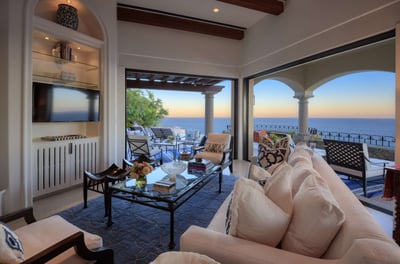 Luxury Villa Photo #18