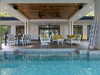 Luxury Villa Photo #3