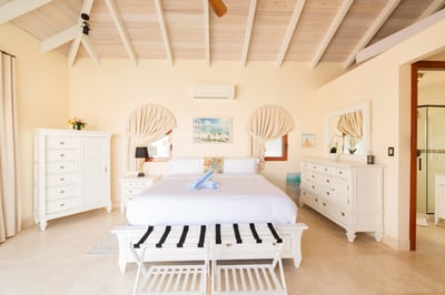 Luxury Villa Photo #43