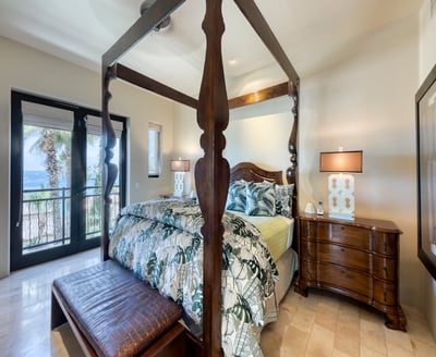 Luxury Villa Photo #15