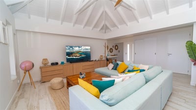 Luxury Villa Photo #22