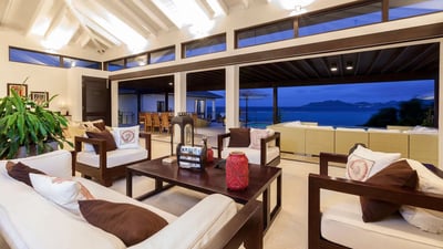 Luxury Villa Photo #11
