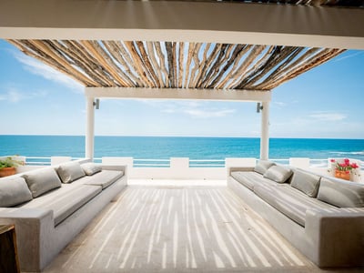 Luxury Villa Photo #6