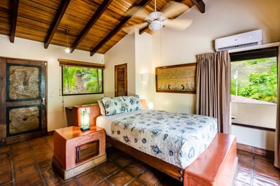 Luxury Villa Photo #27