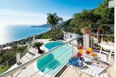 Luxury Villa Photo #10