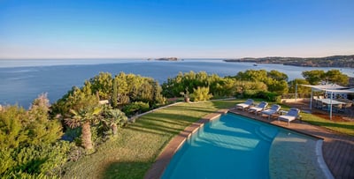 Luxury Villa Photo #4