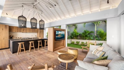 Luxury Villa Photo #17