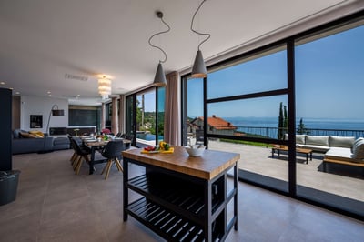 Luxury Villa Photo #16
