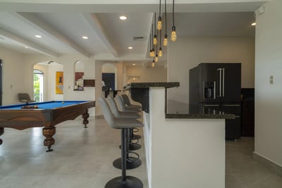 Luxury Villa Photo #13