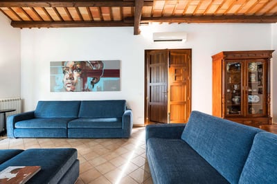 Luxury Villa Photo #18