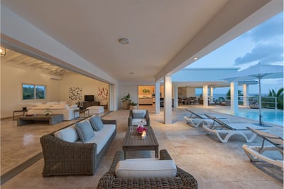 Luxury Villa Photo #9