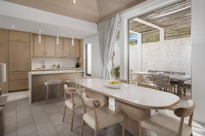 Luxury Villa Photo #11