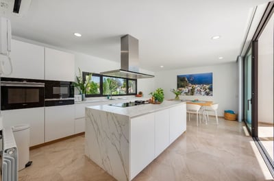 Luxury Villa Photo #13